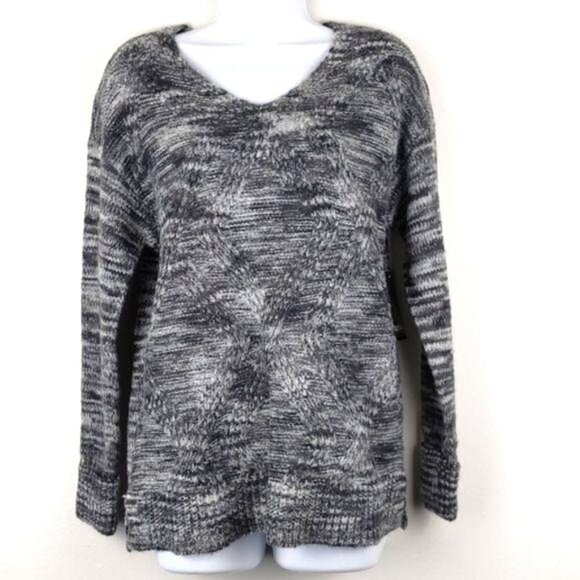 a.n.a Women's V-Neck Sweater light and dark gray marble  Size M (NWT) - Picture 1 of 7